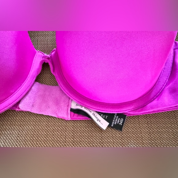 Victoria’s Secret Bra - Picture 3 of 3